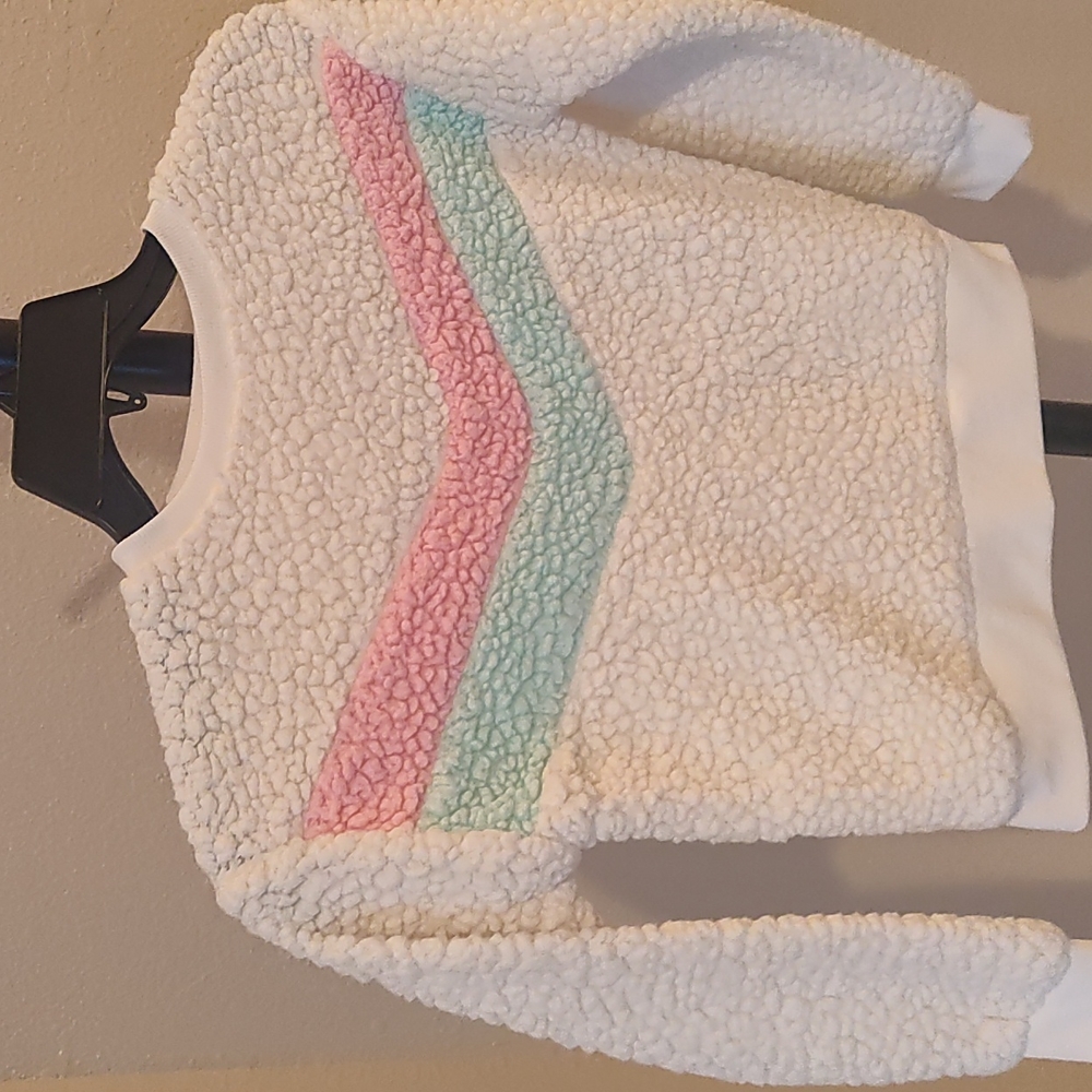 Cozy round neck top for girls